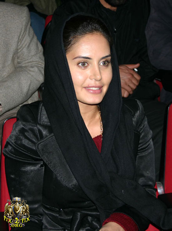 1315179770 11 بازیگران زن ایرانی پشت دوربین با حجابی متفاوت 