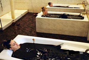 ساخت عجیب ترین حمام زنانه در دنیا +عکس