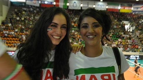 دختران بدحجاب هوادار تیم ملی والیبال ایران + تصاویر 1 دختران هوادار تیم ملی والیبال ایران