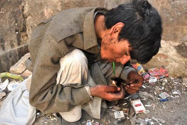 علل گرایش به مواد مخدر علل گرایش به مواد مخدر,مواد مخدر,اعتیاد