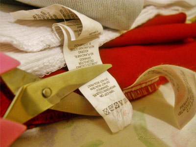 نکاتی هنگام شستشوی لباس،نحوه شستن لباس جلوگیری از رنگ پس دادن لباس,رنگ دادن لباس هنگام شستن