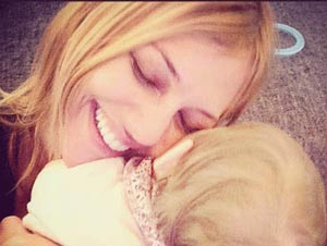 عکس های دختر مریم اوزرلی که مثل مادرش زیباست