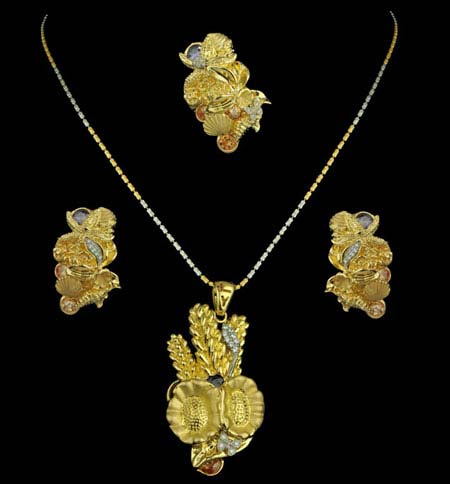 زیباترین مدلهای سرویس و نیم سرویس طلا زرد زیباترین مدلهای سرویس و نیم سرویس طلا زرد