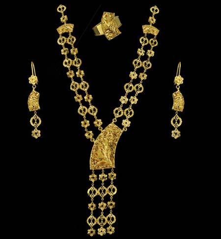 زیباترین مدلهای سرویس و نیم سرویس طلا زرد زیباترین مدلهای سرویس و نیم سرویس طلا زرد