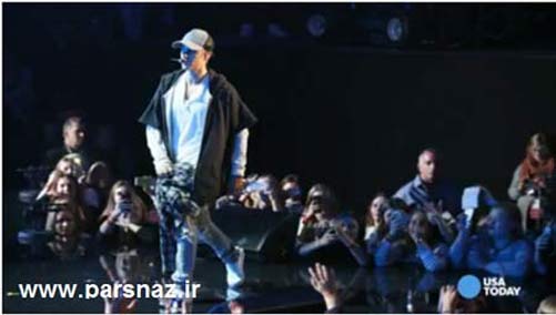 خواننده پر طرفدار وسط کنسرت قهر کرد و رفت + عکس