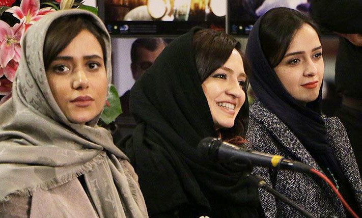 واکنش ترانه علیدوستی به سانسور موهایش در روزنامه ایران 2 واکنش ترانه علیدوستی به سانسور موهایش در روزنامه ایران (2)