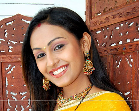 زندگینامه نیکات بازیگر سریال قبول می کنم عکس های نیکات بازیگر سریال قبول می کنم