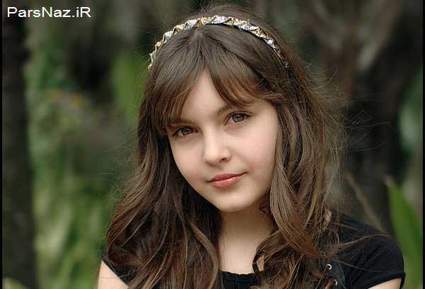 عکس های دختری که دارای رکورد زیباترین دختر جهان است