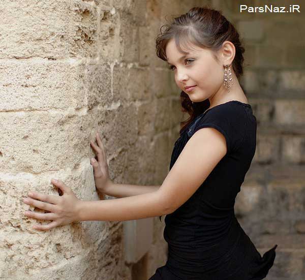 عکس های دختری که دارای رکورد زیباترین دختر جهان است