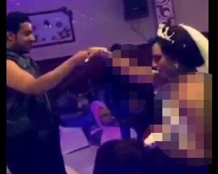 ازدواج جنجالی همجنسگرایان در عربستان +عکس