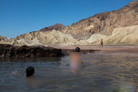 جنجال شنا کردن مختلط زنان و مردان برهنه در ایران +عکس جنجال شنا کردن مختلط زنان و مردان برهنه در ایران +عکس