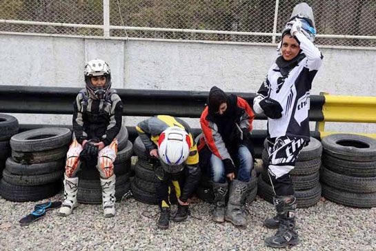 عکس هایی از گزارش موتور سواری زنان در ایران