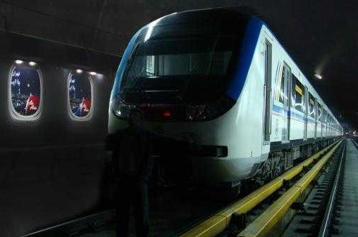 خودکشی-در-مترو