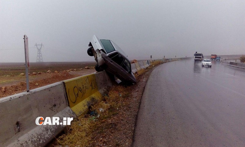 آموزش رانندگی باران