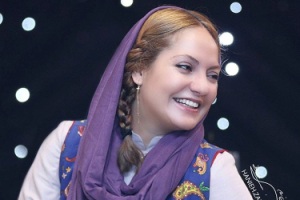 عکس بی حجاب مهناز افشار در استخر عکس های بی حجاب مهناز افشار در سوئد