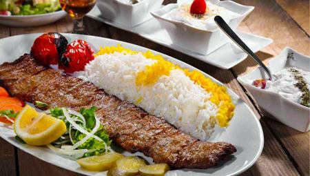 نکات خفن پخت کباب برگ مجلسی داغ 2 کباب برگ را در کنار برنج