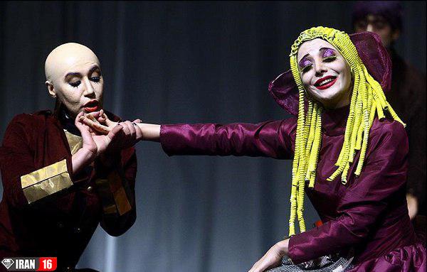 بی حجابی ابتذال و بی بند و باری بازیگران تئاتر ایران 8 نمایش مبتذل و بی حجابی در تئاتر