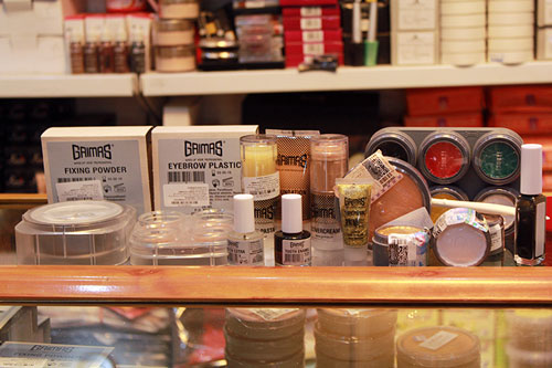 «ایرانیان خریداران میلیاردی لوازم آرایش در دنیا «ایرانیان خریداران میلیاردی لوازم آرایش در دنیا