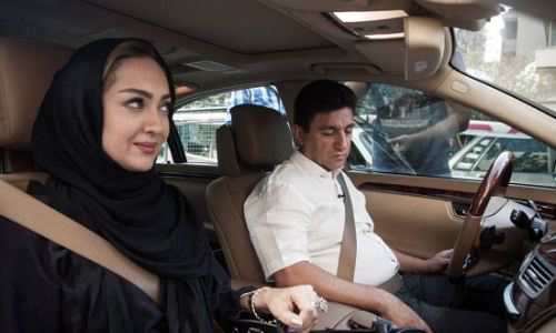 عکس های داغ و دیدنی نیکی کریمی در ماشین قلعه نویی