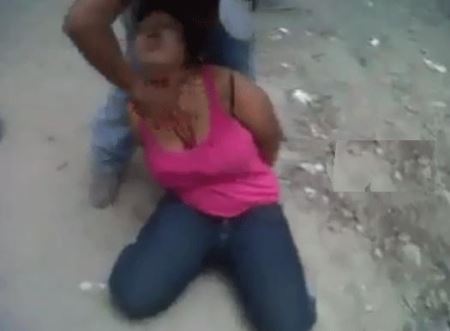 جنجال انتشار ویدئویی از سربریدن خبرنگار زن توسط داعش + تصاویر 18+ جنجال انتشار ویدئویی از سربریدن خبرنگار زن توسط داعش + تصاویر 18+