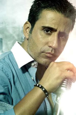 عکس های امراه خواننده ی ترکیه ایی