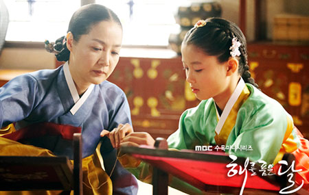 افسانه خورشید و ماه, سریال افسانه خورشید و ماه,بازیگران افسانه خورشید و ماه