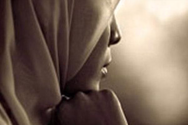 تعرض؛ پیشنهادهای شرم آور به زن جوان از طرف دوستان همسرش