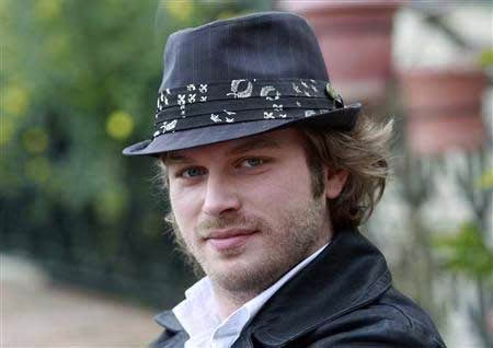 دعوت بازیگر فیلم عشق ممنوعه به ایران (عکس)