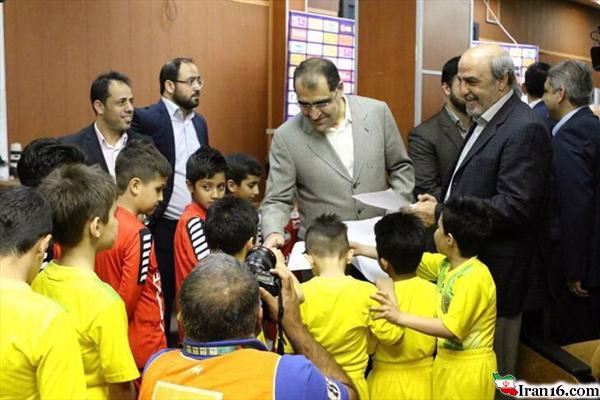 فیش حقوقی وزیر بهداشت