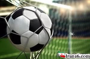 بازیکنان استقلال , مهدی رحمتی , بازیکنان استقلال در ارمنستان , دختر بی حجاب , بی حجاب , زن بی حجاب , عکس جنجالی مهدی رحمتی