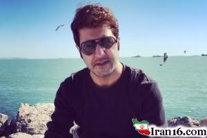 عکس هومن حاجی عبداللهی و همسرش در کنار فرزندشان