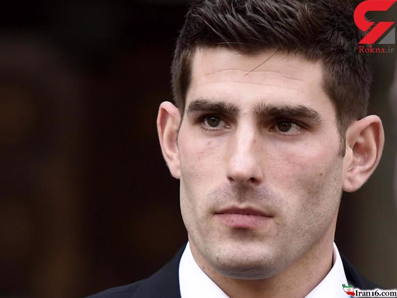 برهنه در اتاق فوتبالیست مشهور