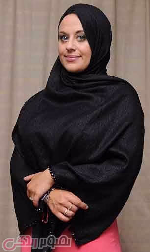 خانم “کارلی والتز” ۲۴ ساله یک سوپر مدل انگلیسی لباس زیر زنانه مشهور و معروف است که با مسلمان شدنش نقل محافل خبری این کشور شده است.