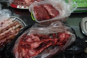 کشف گوشت گراز از بساط یک کبابی در رشت