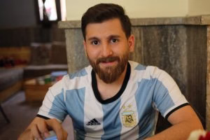 جزئیاتی خواندنی از زندگی بدل ایرانی مسی! + عکس هایی از شباهت به مسی