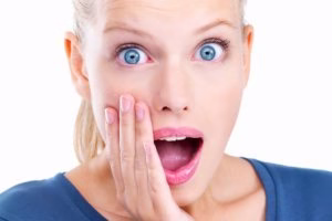 دوربین مداربسته آسانسور اقدام غیراخلافی دختر 15ساله را لو داد! عکس