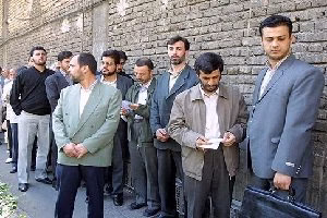 واکنش دولت بهار به پیروزی روحانی: ظلم به احمدی نژاد، دامن عوامل را رها نمی کند