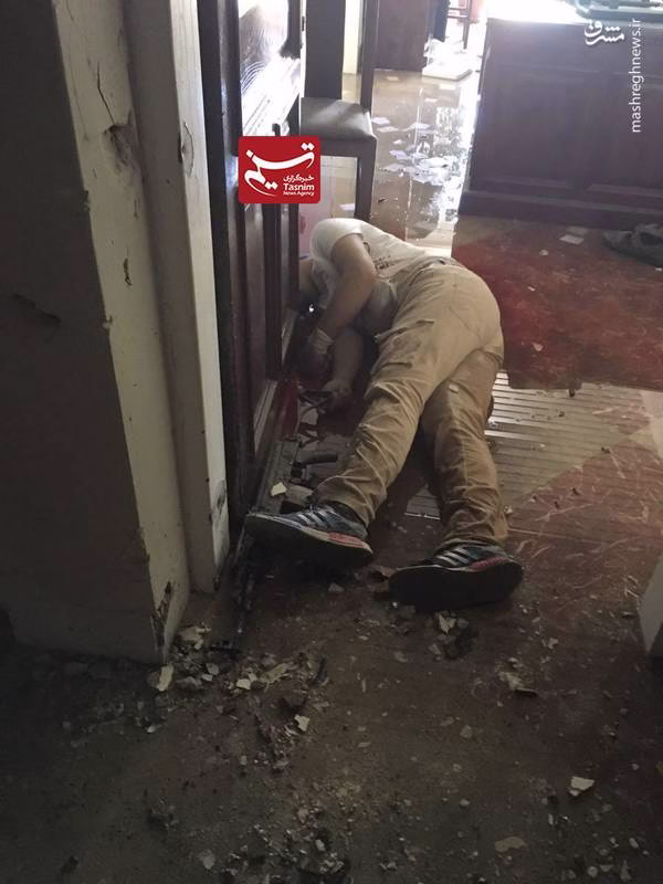 عکس/ تروریستی که داخل مجلس به هلاکت رسید