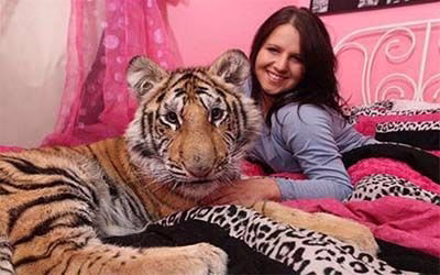 رابطه جنسی این دختر با حیوانات وحشی + عکس و مطالب داغ روز