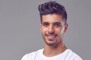 عکس های سعید عزت اللهی در کنار مادر و خواهرش