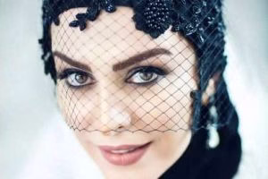 ماه چهره خلیلی بازیگر 41 ساله و پسرش پرواز!