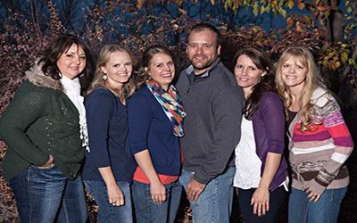 زنی که با 5 شوهر زندگی می کند و مردی که 24 همسر دارد