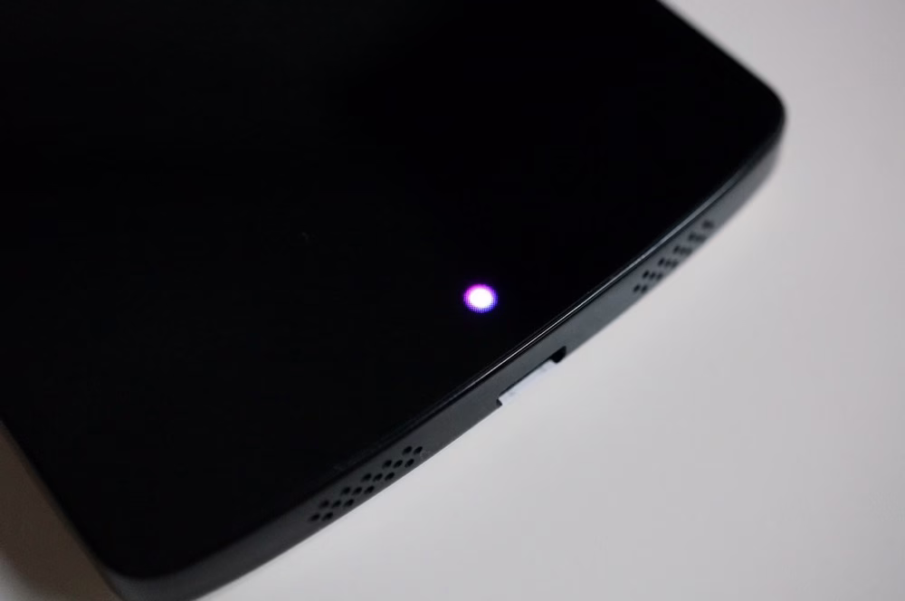 چگونه چراغ چشمک زن گوشی سامسونگ را فعال کنیم