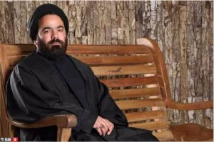 روحانی مشهور خلع لباس شد