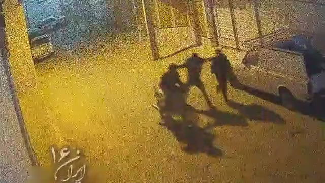 گوشی قاپی از دختر