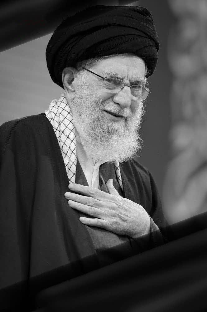 شهادت رهبر معظم انقلاب اسلامی ایران آیت الله خامنه ای در پی تجاوز آمریکا و اسرائیل حرامزاده 3 إِنَّا لِلَّهِ وَإِنَّا إِلَیْهِ رَاجِعُونَ🖤🥀